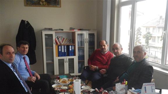 İlçe Milli Eğitim Müdürümüz Erfelek Esnafları ile Atatürk İlkokulu´nu ziyaret etti.    