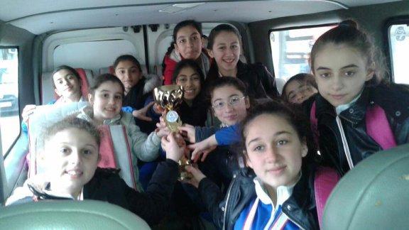 Erfelek Yunus Emre Ortaokulu Yıldız Kızlar Voleybol Takımı İl birincisi oldu...