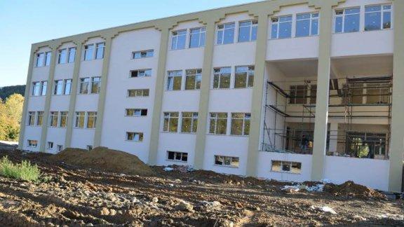 Sayın Kaymakamımız Murat METE ve İlçe Milli Eğitim Müdürümüzün yapımı devam eden okul inşaatı incelemeleri....