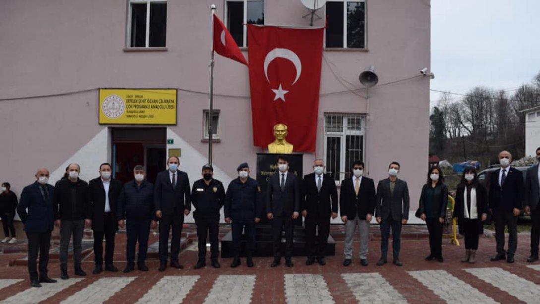 ERFELEK ŞEHİT ÖZKAN ÇELİKKAYA ÇP Anadolu Lisemizin bahçe düzenlemesi ve Atatürk Büstü yenileme çalışmaları tamamlandı.